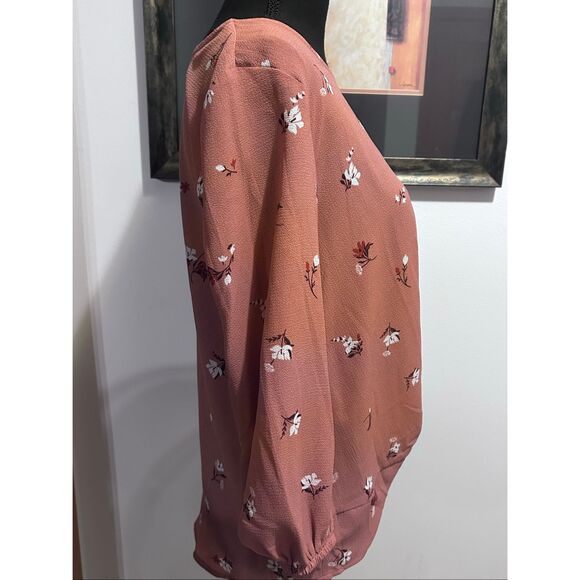 Pink Republic Knotted Hem Top Size S Round Neckline Floral Print 3/4 Sleeves - Picture 4 of 10